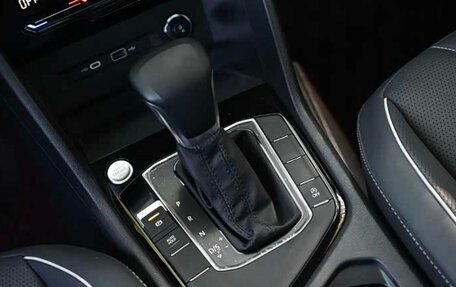 Volkswagen Tiguan II, 2022 год, 2 675 500 рублей, 14 фотография