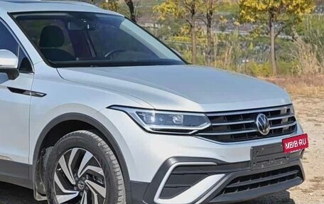 Volkswagen Tiguan II, 2022 год, 2 675 500 рублей, 7 фотография