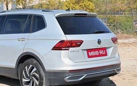 Volkswagen Tiguan II, 2022 год, 2 675 500 рублей, 8 фотография