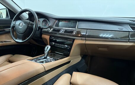 BMW 7 серия, 2012 год, 2 430 000 рублей, 15 фотография