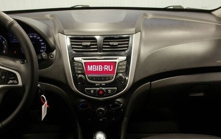 Hyundai Solaris II рестайлинг, 2011 год, 760 000 рублей, 26 фотография