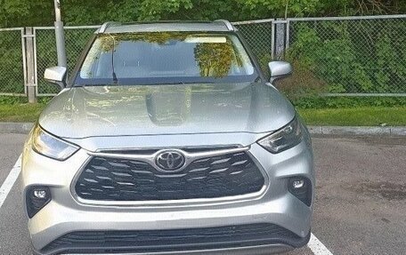 Toyota Highlander, 2023 год, 3 900 000 рублей, 2 фотография