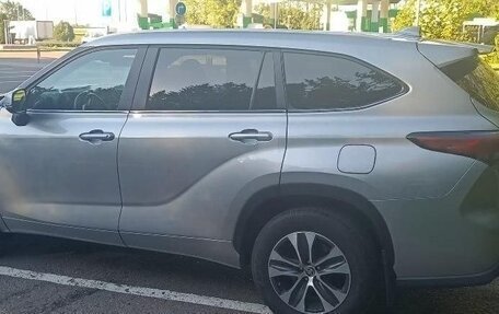 Toyota Highlander, 2023 год, 3 900 000 рублей, 6 фотография