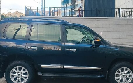 Toyota Land Cruiser 200, 2015 год, 2 550 000 рублей, 5 фотография