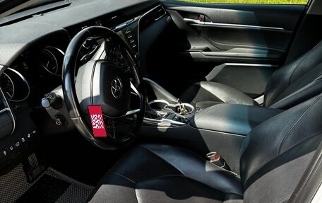 Toyota Camry, 2020 год, 3 300 000 рублей, 6 фотография