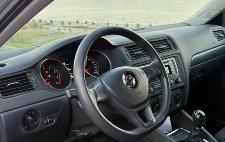 Volkswagen Jetta VI, 2015 год, 910 000 рублей, 2 фотография
