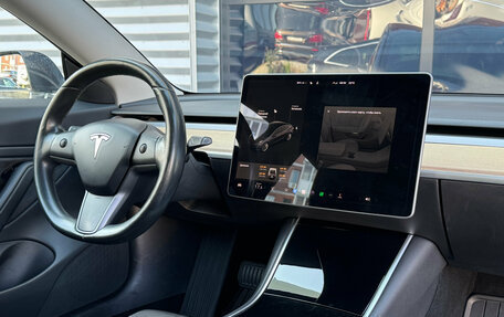 Tesla Model 3 I, 2018 год, 2 990 000 рублей, 29 фотография