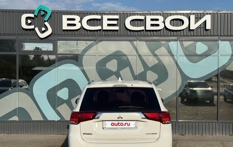 Mitsubishi Outlander III рестайлинг 3, 2017 год, 1 697 000 рублей, 6 фотография
