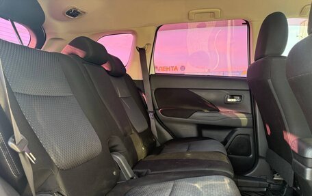 Mitsubishi Outlander III рестайлинг 3, 2017 год, 1 697 000 рублей, 4 фотография