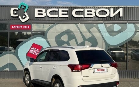 Mitsubishi Outlander III рестайлинг 3, 2017 год, 1 697 000 рублей, 3 фотография