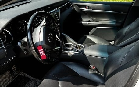 Toyota Camry, 2020 год, 3 300 000 рублей, 4 фотография
