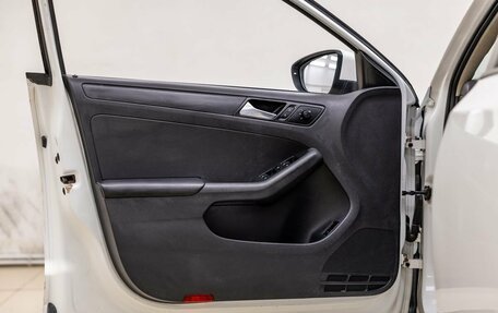 Volkswagen Jetta VI, 2015 год, 898 000 рублей, 21 фотография