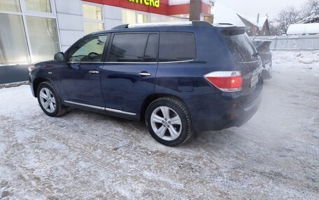 Toyota Highlander III, 2013 год, 1 800 000 рублей, 4 фотография