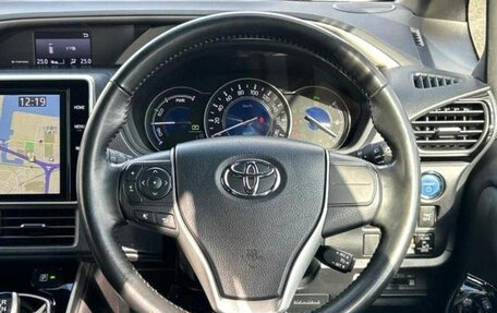 Toyota Voxy III, 2021 год, 1 799 000 рублей, 9 фотография