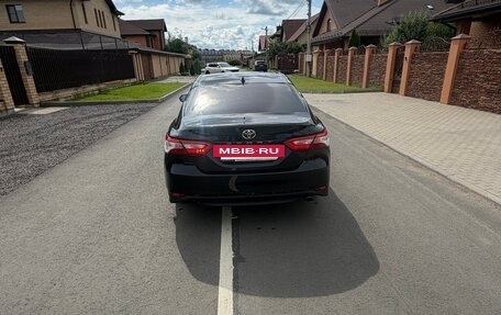 Toyota Camry, 2021 год, 3 000 000 рублей, 2 фотография