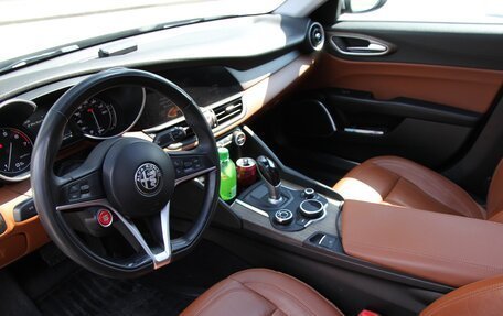 Alfa Romeo Giulia II, 2019 год, 3 100 000 рублей, 21 фотография