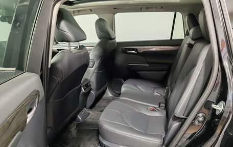 Toyota Highlander, 2026 год, 5 790 000 рублей, 24 фотография