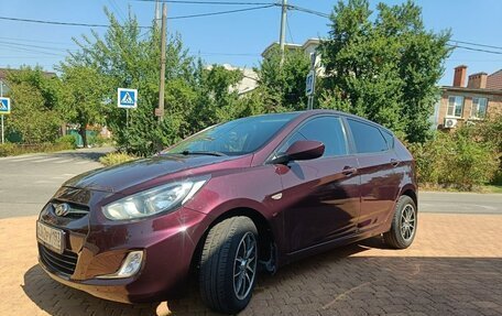 Hyundai Solaris II рестайлинг, 2012 год, 655 000 рублей, 2 фотография