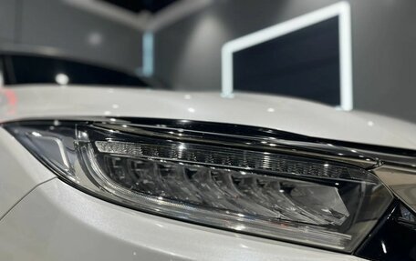 Honda Vezel, 2018 год, 1 670 000 рублей, 4 фотография