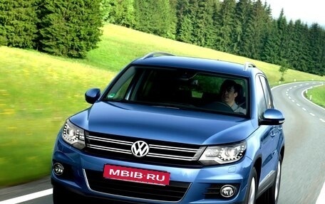 Volkswagen Tiguan I, 2012 год, 898 000 рублей, 3 фотография