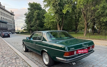 Mercedes-Benz W123, 1983 год, 1 850 000 рублей, 10 фотография