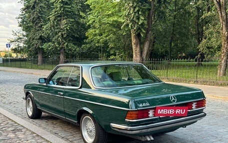 Mercedes-Benz W123, 1983 год, 1 850 000 рублей, 8 фотография