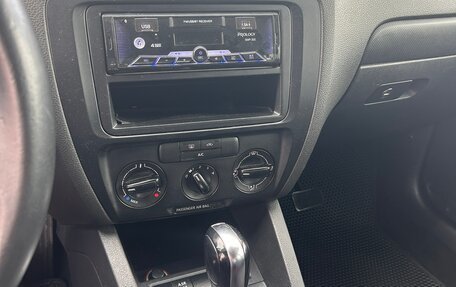 Volkswagen Jetta VI, 2013 год, 790 000 рублей, 12 фотография
