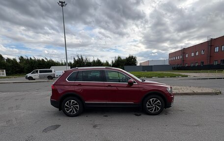 Volkswagen Tiguan II, 2018 год, 1 950 000 рублей, 3 фотография