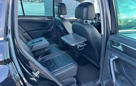 Volkswagen Tiguan II, 2017 год, 2 600 000 рублей, 15 фотография