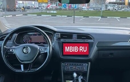 Volkswagen Tiguan II, 2017 год, 2 600 000 рублей, 13 фотография