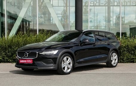 Volvo V60 Cross Country II, 2020 год, 3 750 000 рублей, 1 фотография