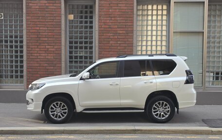 Toyota Land Cruiser Prado 150 рестайлинг 2, 2019 год, 4 150 000 рублей, 2 фотография