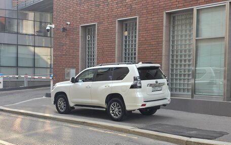 Toyota Land Cruiser Prado 150 рестайлинг 2, 2019 год, 4 150 000 рублей, 3 фотография