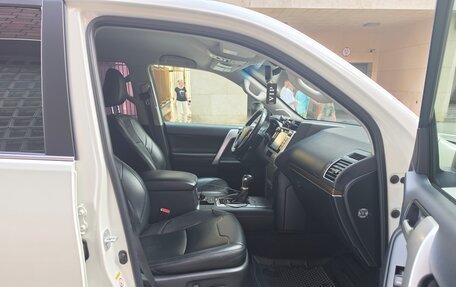 Toyota Land Cruiser Prado 150 рестайлинг 2, 2019 год, 4 150 000 рублей, 10 фотография