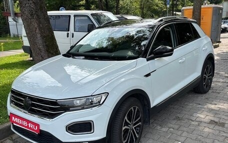 Volkswagen T-Roc I, 2020 год, 2 495 000 рублей, 17 фотография