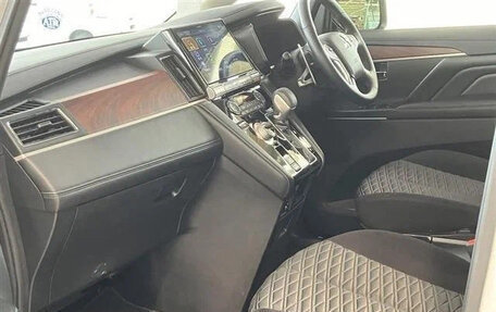 Mitsubishi Delica D:5 I, 2023 год, 2 799 000 рублей, 16 фотография