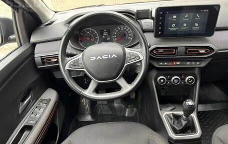Dacia Sandero, 2023 год, 1 570 000 рублей, 14 фотография