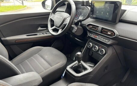 Dacia Sandero, 2023 год, 1 570 000 рублей, 17 фотография
