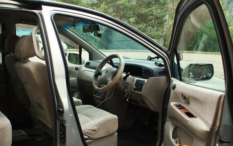 Nissan Liberty, 2002 год, 390 000 рублей, 7 фотография