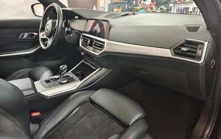 BMW 3 серия, 2020 год, 3 450 000 рублей, 10 фотография