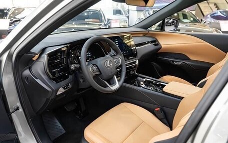 Lexus RX IV рестайлинг, 2025 год, 6 290 000 рублей, 10 фотография