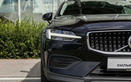 Volvo V60 Cross Country II, 2020 год, 3 750 000 рублей, 10 фотография