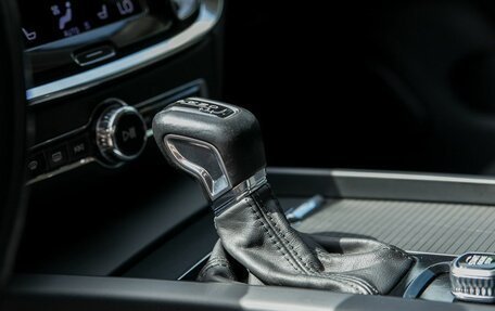 Volvo V60 Cross Country II, 2020 год, 3 750 000 рублей, 22 фотография