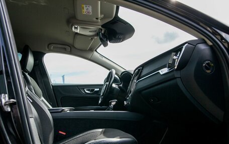 Volvo V60 Cross Country II, 2020 год, 3 750 000 рублей, 11 фотография