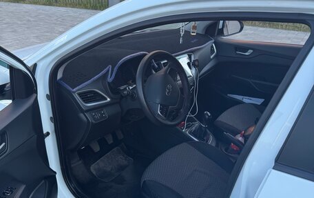 Hyundai Solaris II рестайлинг, 2018 год, 1 250 000 рублей, 3 фотография