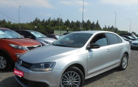Volkswagen Jetta VI, 2013 год, 965 000 рублей, 3 фотография