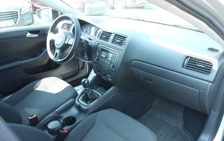 Volkswagen Jetta VI, 2013 год, 965 000 рублей, 12 фотография