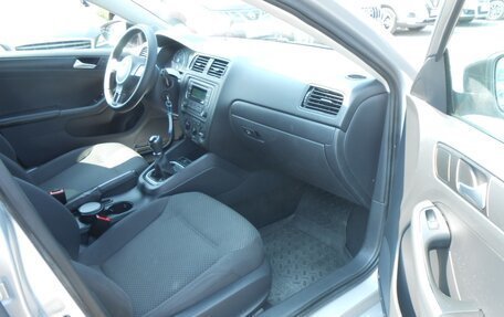 Volkswagen Jetta VI, 2013 год, 965 000 рублей, 11 фотография