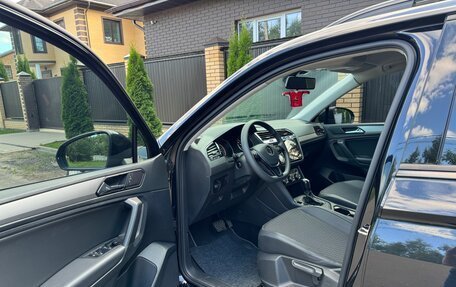 Volkswagen Tiguan II, 2021 год, 2 490 000 рублей, 13 фотография