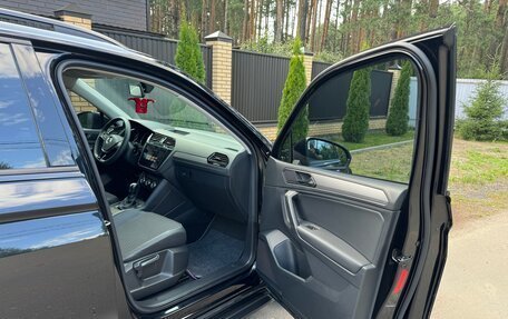 Volkswagen Tiguan II, 2021 год, 2 490 000 рублей, 18 фотография